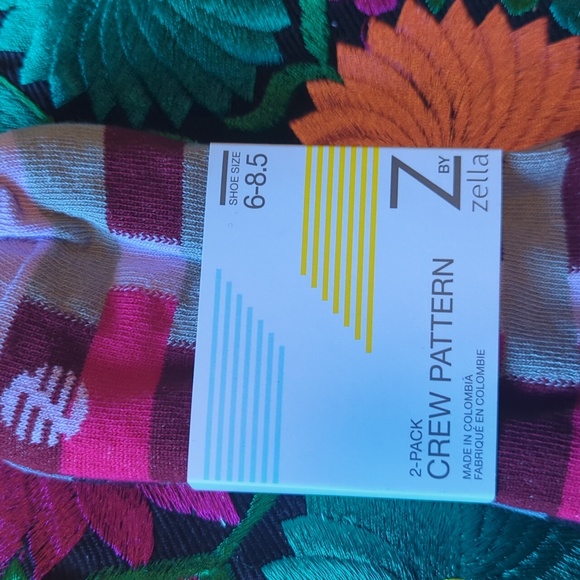 Zella Socks 🧦🧦 - Picture 2 of 6